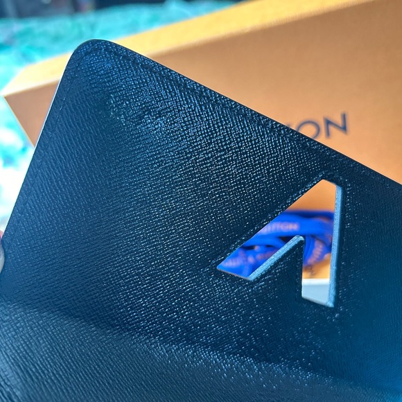 Limited Edition LV Twist Excellent Condition - Picture 5 of 8